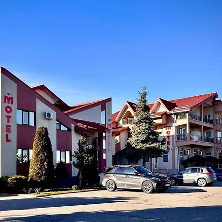 Hotel Levisticum Bacau Exterior photo