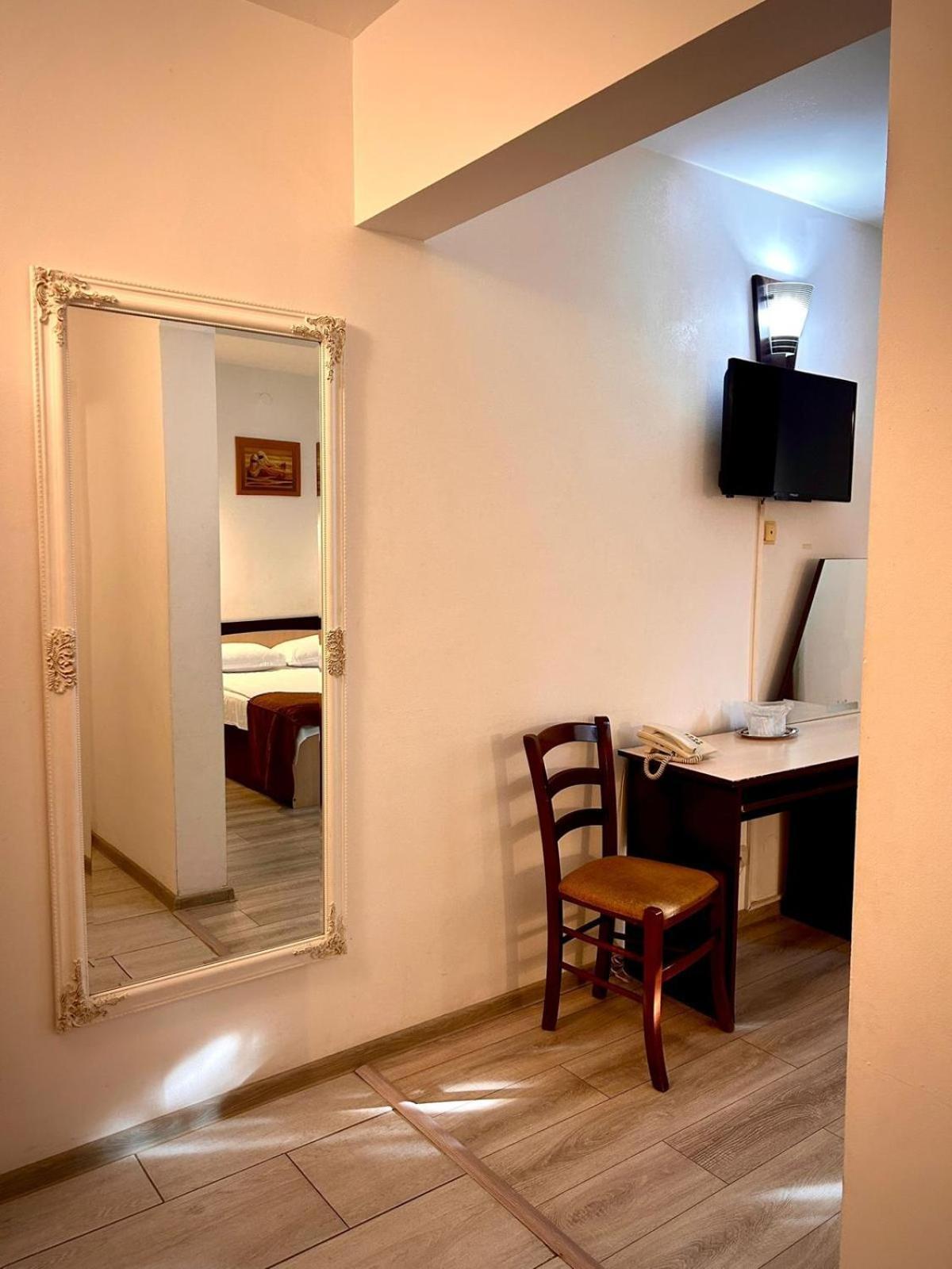 Hotel Levisticum Bacau Exterior photo